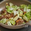 ご飯がすすむ！【和風肉野菜炒め】の工程2