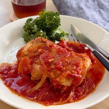 ワンパン！『にんにく香るトマトチキンソテー』