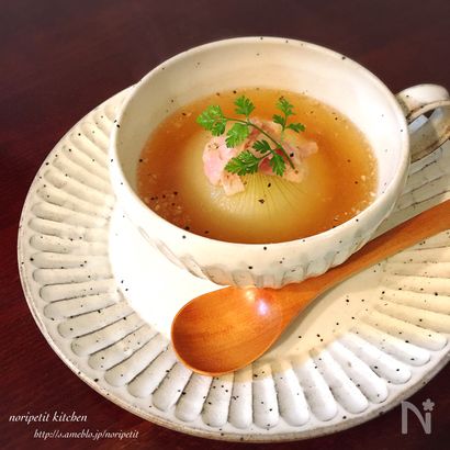 レンチンde時短♡とろぉ〜りがウマイ♡新玉ねぎ丸ごとスープ