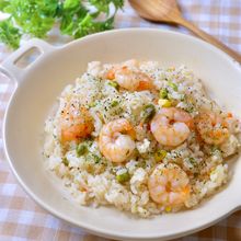 ひと手間加えて炊飯スタート♪『簡単おいしい☆えびピラフ』