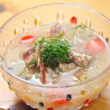サバ缶とトマトと大葉の冷や汁
