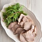 作りおきOK！紅茶茹で豚の酢醤油漬け
