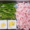 行列の中華屋さんの🍚シャキシャキ大盛りもやしの青椒肉絲🤩の工程1
