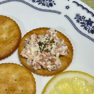 キャピタンの作ってみた!投稿(鮭フレークでスモークサーモンディップ風)