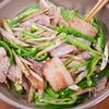 行列の定食屋さんの🍚豚バラごぼうピーマンのごまだれ炒め🤩の工程4