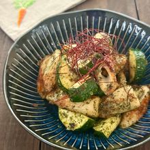 ワンパン5分！ズッキーニとちくわの磯辺ガリバタ炒め