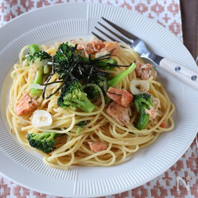 鮭缶とブロッコリーの和風パスタ