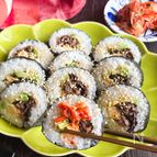 『恵方巻きにも！』キムチ乗せ牛アボカド太巻き
