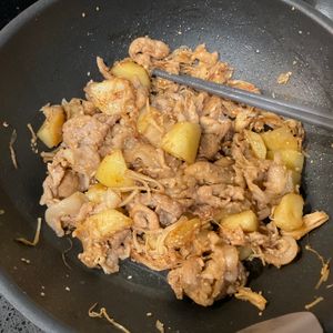 1057190の作ってみた!投稿(【豚肉とじゃがいもの甘辛えのき】漬けて焼くだけ♡作り置きも)