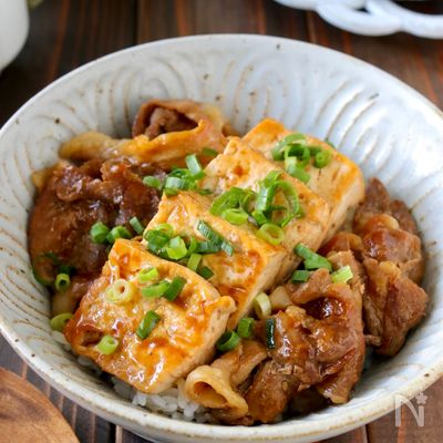 らくちんでボリューム満点！肉豆腐の甘辛丼