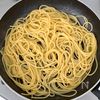 納豆とオクラのネバスパ♩ワンパン!カンタン!ネバネバパスタの工程1