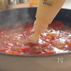 【サバとまチーズ】トマトをつぶすだけでソースが完成🍅の工程2