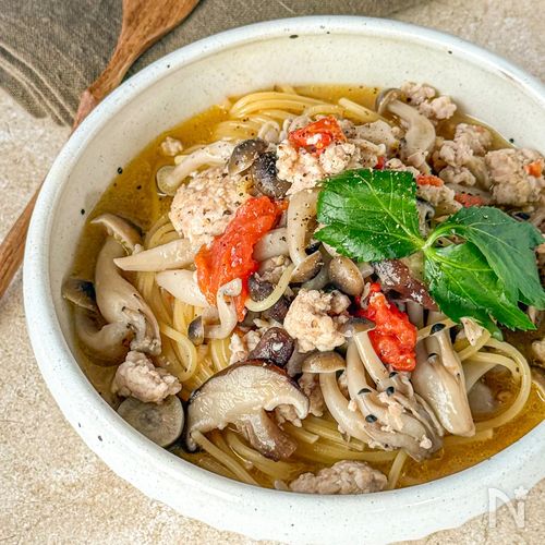 ワンパン!味付けこれだけ!ひき肉ときのこの鶏だしスープパスタ