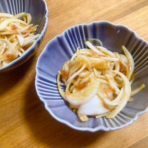 ゆかりの作ってみた!投稿(ポリ袋で！新玉ねぎの和風おかかマリネ)