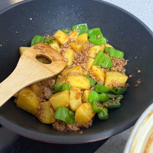 おっくんの作ってみた!投稿(【簡単！炒めるだけ】じゃがいもとピーマンのそぼろあん)