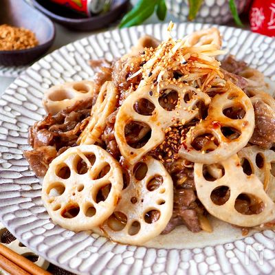 【少ないお肉大満足】シャキッとれんこんと牛肉のコク旨生姜炒め