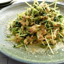 キッチンバサミだけで簡単に！しゃきっとふんわり豆苗のチーズ卵