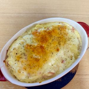 Tsuneaki Okadaの作ってみた!投稿(【ベーコンポテトお豆腐グラタン】レンジ＆トースターで早ウマ！)