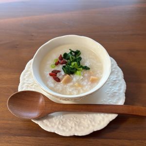 こむぎの作ってみた!投稿(魚介だしがうまいお粥♪【干し貝柱と大根の中華粥】)