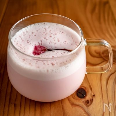 春に飲みたい♡桜香るホットさくらラテ