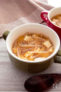 家計にやさしい！豆腐ともやしのピリ辛スープ