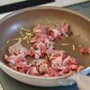 豚こまで節約！【白菜としめじのしょうがすき煮】の工程2