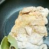 ピリ辛香ばしい！【鶏もも肉の柚子胡椒焼き】の工程2