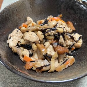 ぽちゃこの作ってみた!投稿(しっとりやわらか♪優しい和食🥰ひじきと豆腐の五目煮✨)