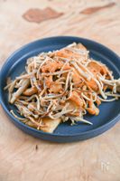 白いごはんと相性抜群！れんこんと長芋とえのきだけの甘辛炒め