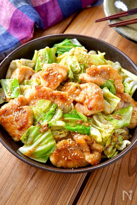 【鶏むね肉とキャベツの味噌炒め】食材2つ！10分で完成♡