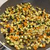夏野菜たっぷり【しっとりカレーそぼろ】の工程1
