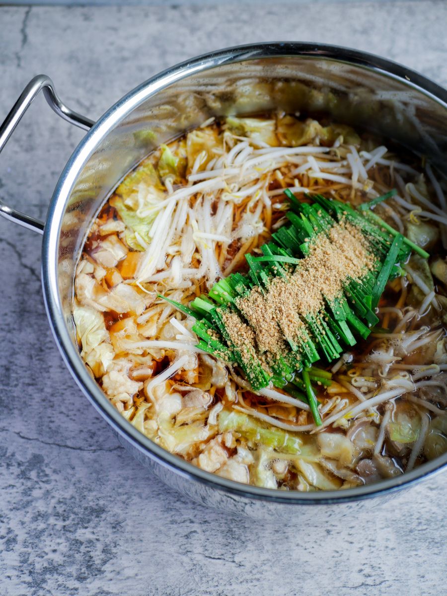 ボリューム満点♪博多もつ鍋 | レシピサイトNadia