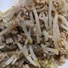 たたっちの作ってみた!投稿(5分で作る節約おかず『もやしと豆苗のオイスターそぼろ炒め』)