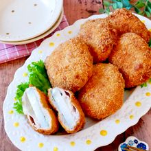 【肉巻き長芋チーズのまるまるコロッケ】ボリュームたっぷり！