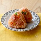 【チンして混ぜるだけ♪ケチャップライスおにぎり】昼食・夜食