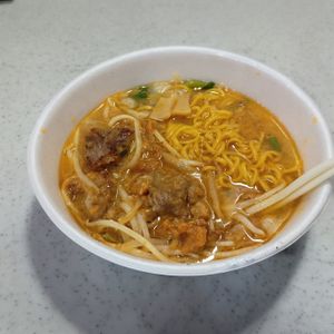 ひろりぃの作ってみた!投稿(ご飯がすすむ節約おかず！豚こまもやしの旨辛味噌炒め)