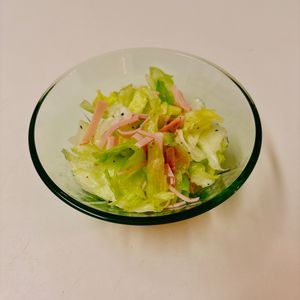 りんの作ってみた!投稿(レタス1玉ペロリ！レタスとハムのコクうまサラダ)