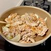 ごはんがすすむ♩豚肉とたっぷり玉ねぎのトンテキ風炒めの工程4
