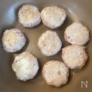 節約！ふわふわ♫かさましつくね#節約 #豆腐 | レシピサイトNadia