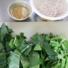 ワンパンで簡単！【小松菜と蓮根のごま味噌炒め】ご飯が進むの工程1