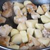 ご飯が進む【鶏肉とじゃがいものバター醤油焼き】ワンパンで簡単の工程2