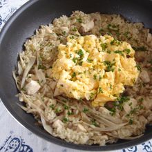 フライパンひとつで調理!鶏ごぼうピラフ。