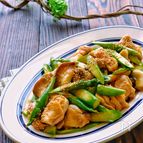 鶏肉とアスパラとエリンギのオイ味噌マヨ炒め