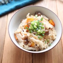 秋の味覚!鶏肉ときのこの炊き込みご飯