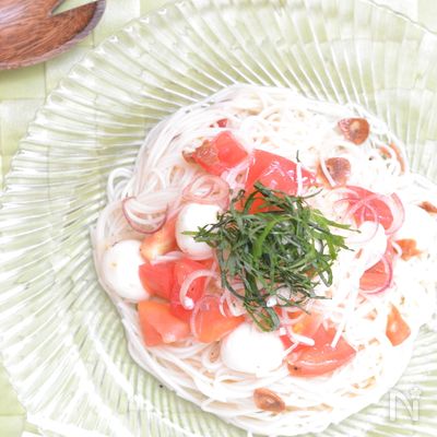 トマトとみょうがの和カプレーゼ素麺