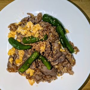 joe sanの作ってみた!投稿(牛肉としし唐のふんわり卵炒め)