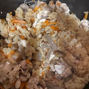 たかろの作ってみた!投稿(【鶏肉ときのこの炊き込みご飯】最高峰の美味しさ☆うま味♬)