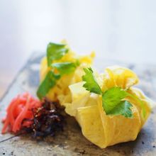 パルミジャーノ・レッジャーノとハムの茶巾寿司