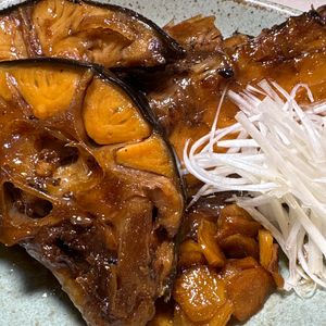 楽ラク手抜キッチン🐶🐾の作ってみた!投稿(ぶりかまの煮物♪フライパンで簡単こってり味)