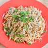 ガッツリ食べたいときに！豚肉とまいたけのピリ辛パスタ